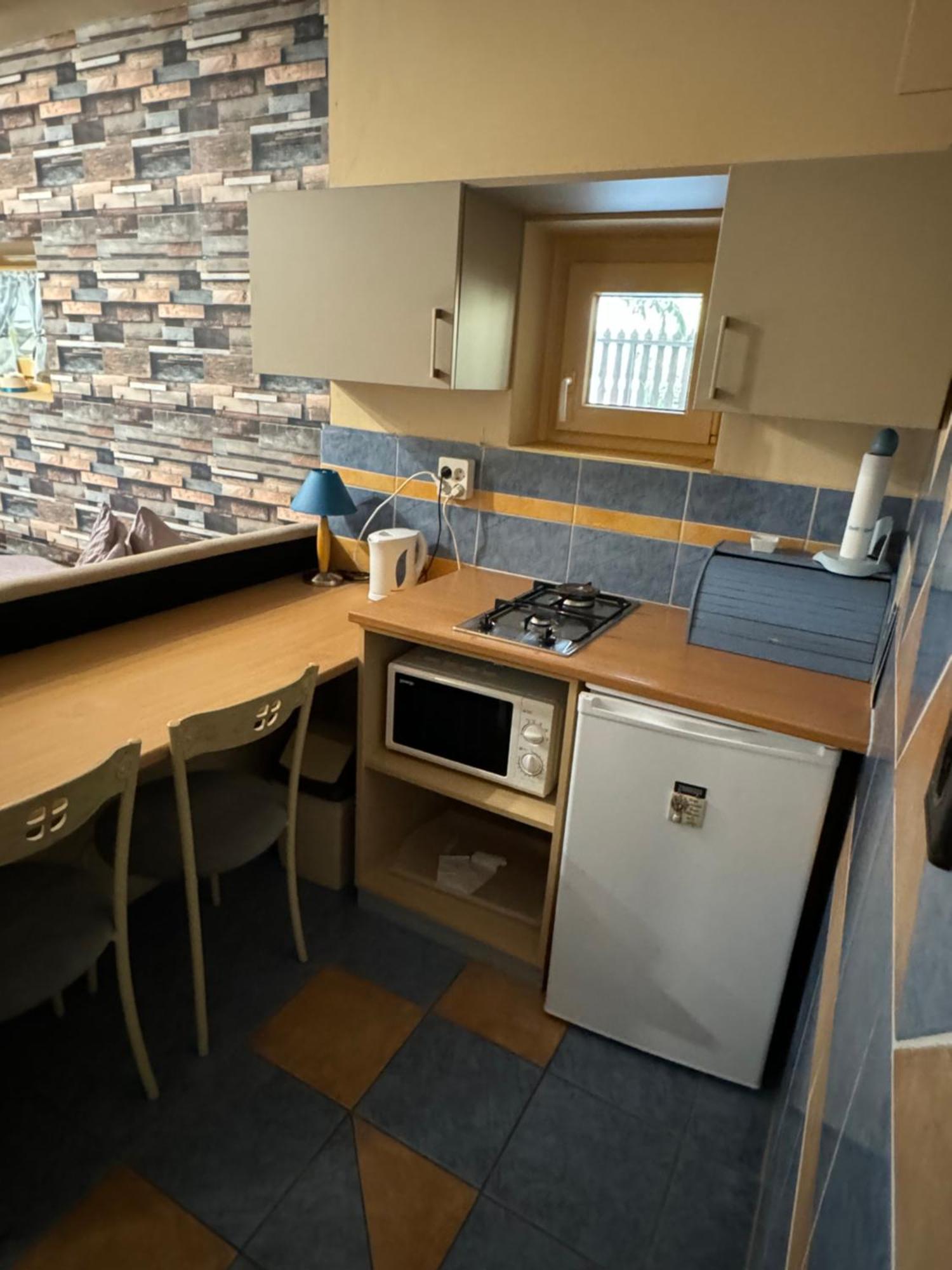 Rozsa Apartman 2 Alsóörs Rom bilde