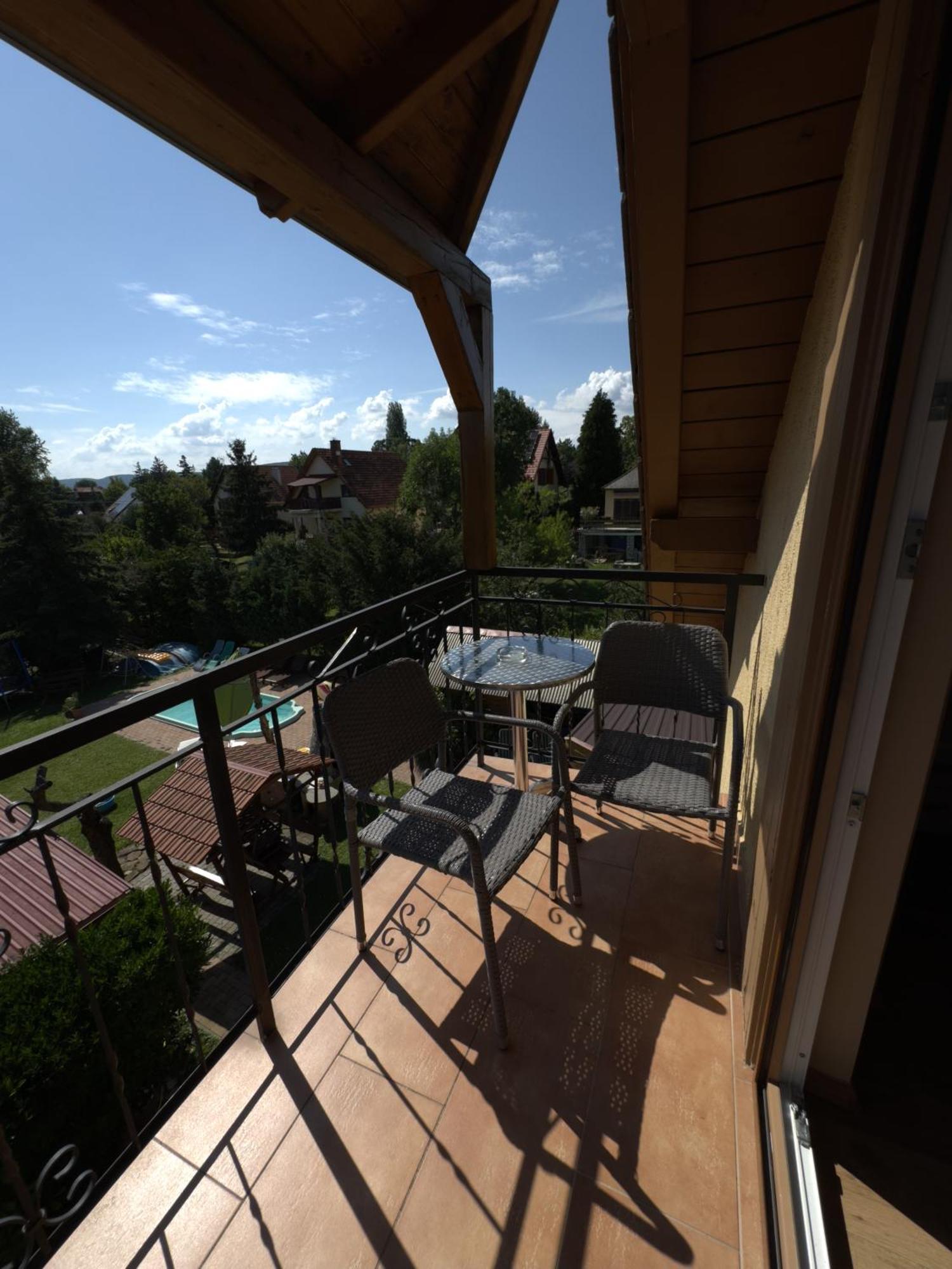 Rozsa Apartman 2 Alsóörs Rom bilde